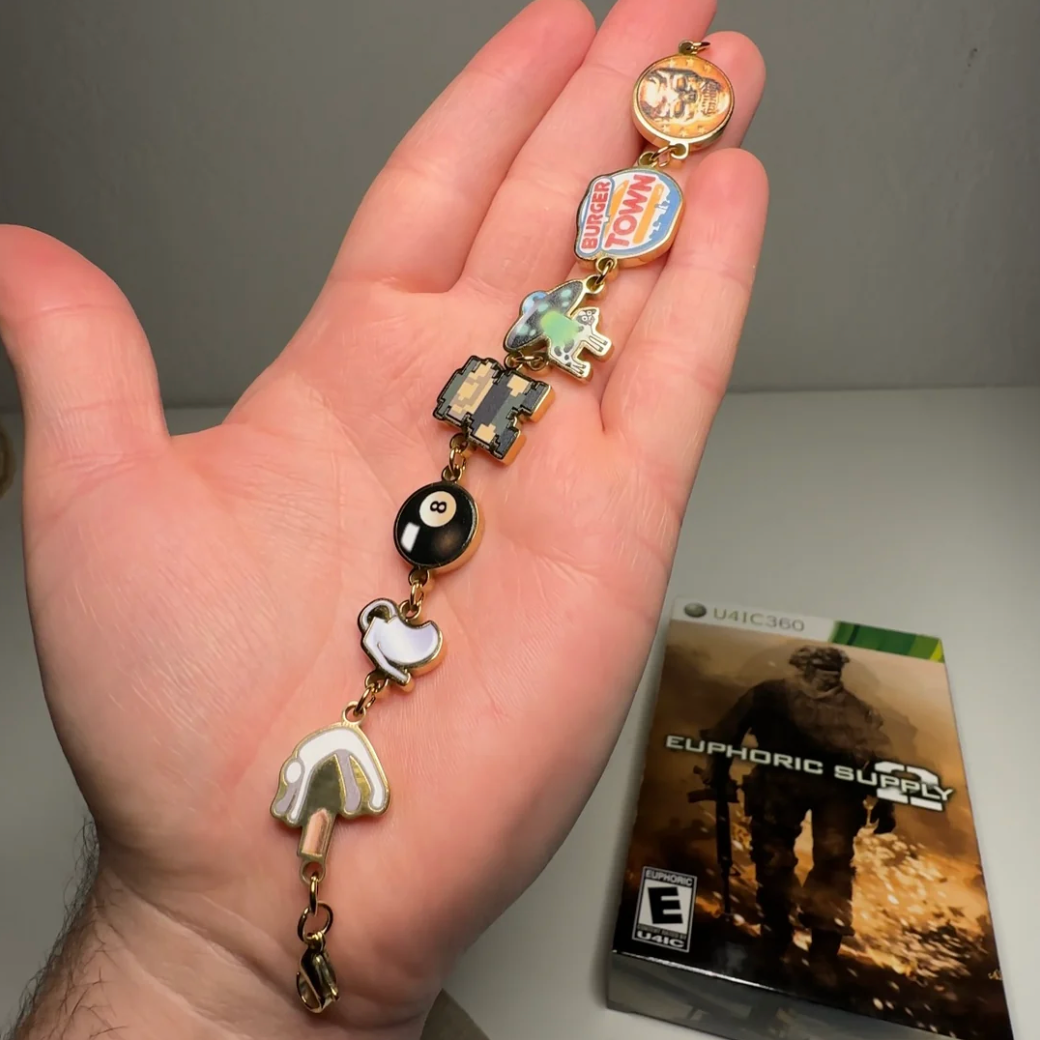 (Last chance) MW2 Bracelet🎮💚